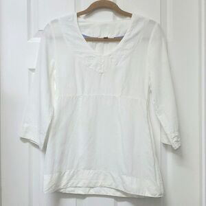 Boden womans linen, side zip blouse, size 2